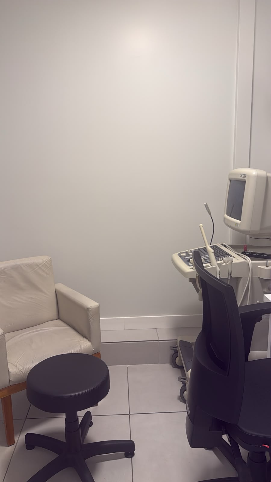 Consultório equipado